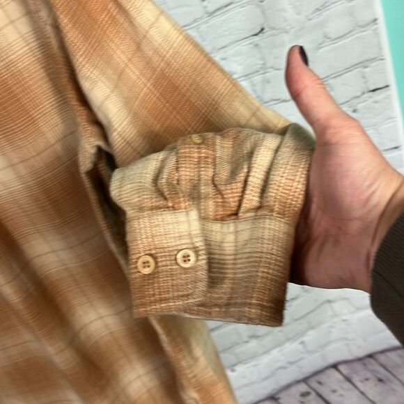 North Face Flannel size Large
Good used condition - Picture 8 of 8